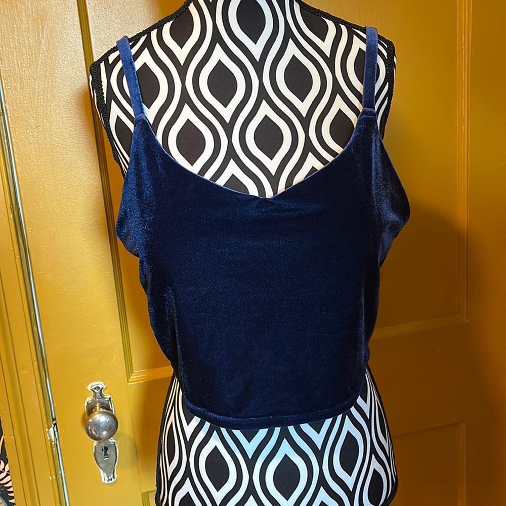 Athleta Blue Velvet Cropped Elation Tank Top Size L